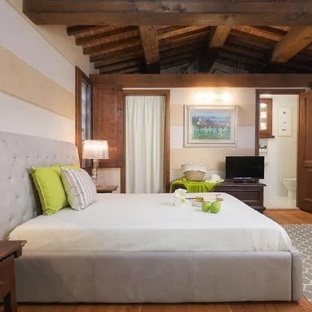 Villa Il Fienile 4, Emma Palaia